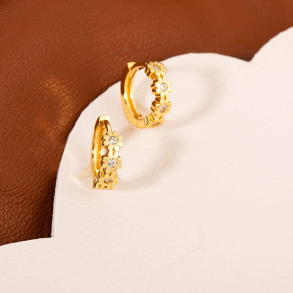 Daisy Huggie Hoop Earrings 14k gold plated